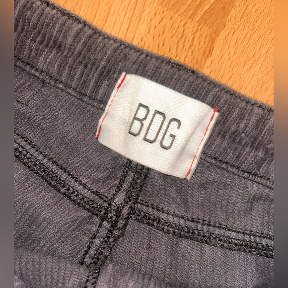BDG corduroy mom pants size 28 - Picture 7 of 7